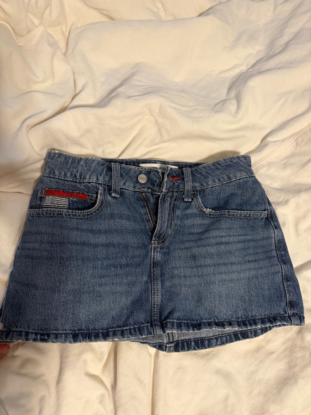 Hollister Dark Blue Denim Jeans with Cream Label
